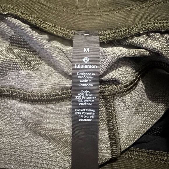 Lululemon green camo shorts size medium - Picture 4 of 4